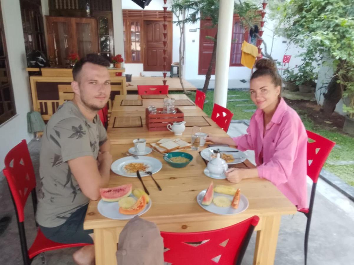 Rituale Guest House - Surf Yoga&Massage Mirissa Esterno foto