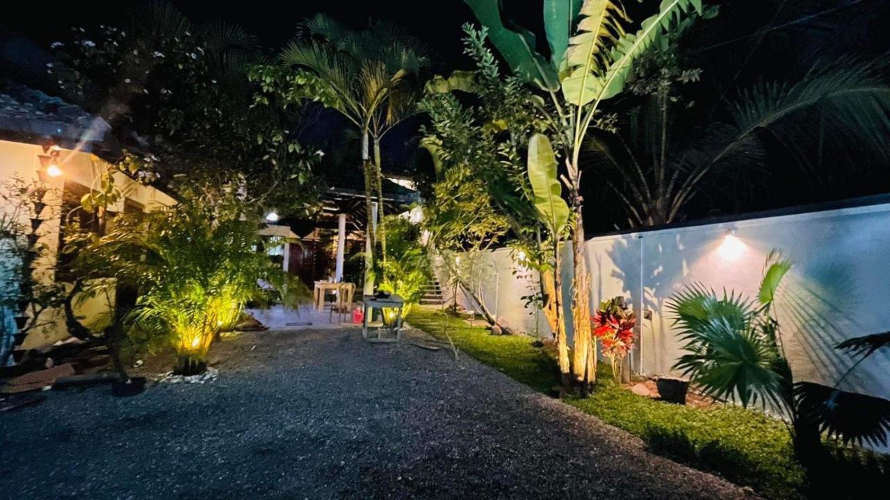 Rituale Guest House - Surf Yoga&Massage Mirissa Esterno foto