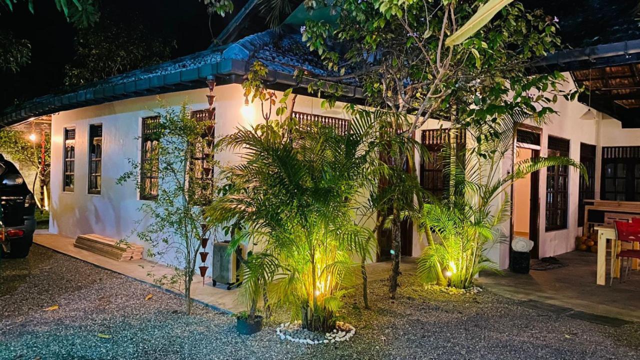 Rituale Guest House - Surf Yoga&Massage Mirissa Esterno foto