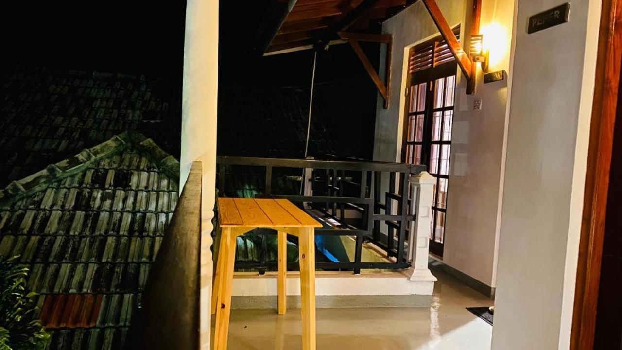 Rituale Guest House - Surf Yoga&Massage Mirissa Esterno foto