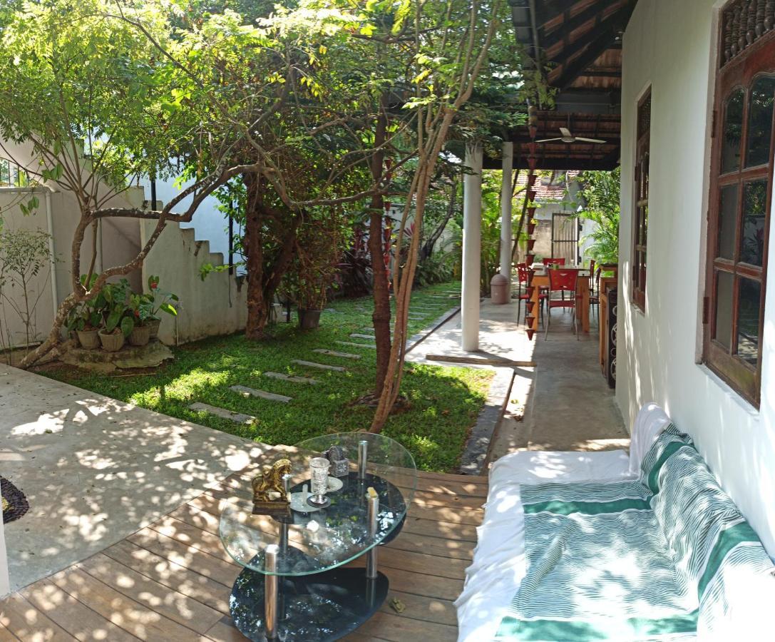 Rituale Guest House - Surf Yoga&Massage Mirissa Esterno foto