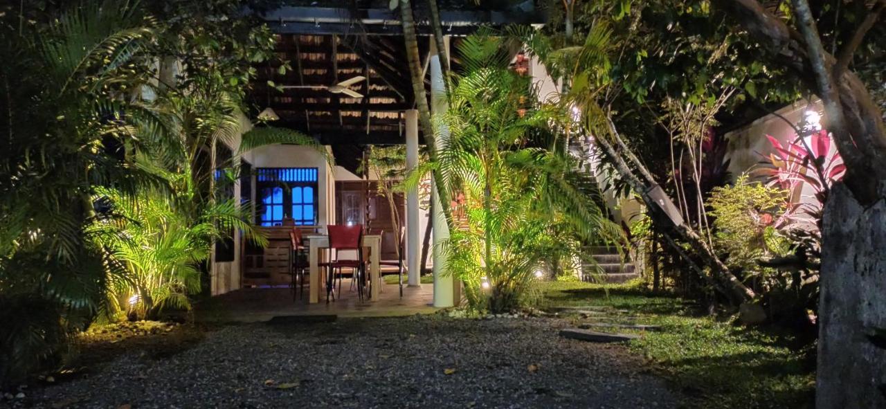 Rituale Guest House - Surf Yoga&Massage Mirissa Esterno foto