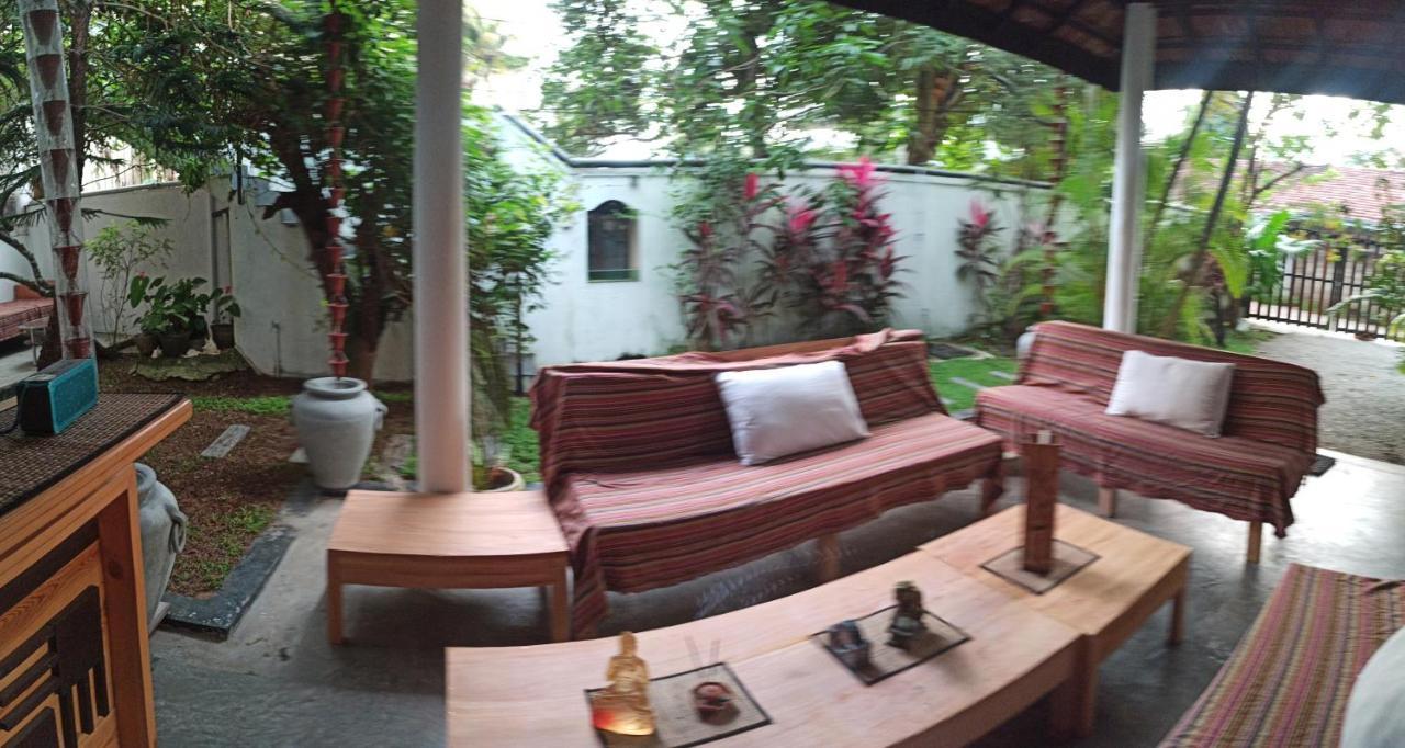 Rituale Guest House - Surf Yoga&Massage Mirissa Esterno foto