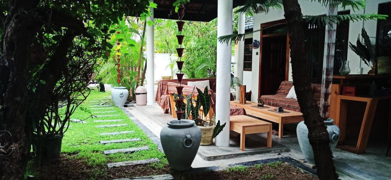 Rituale Guest House - Surf Yoga&Massage Mirissa Esterno foto