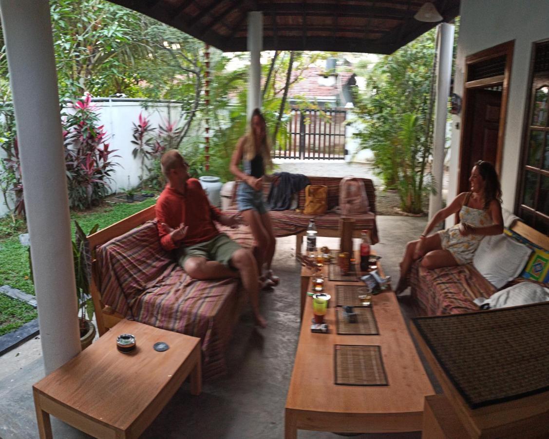 Rituale Guest House - Surf Yoga&Massage Mirissa Esterno foto